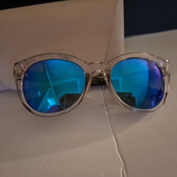 Micheal kors shades - Picture 3 of 9